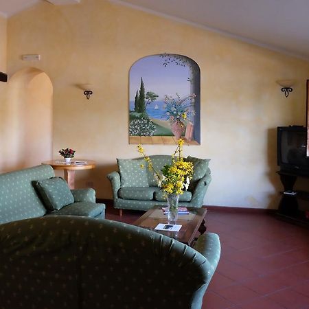 La Penisola Hotel Baschi Kültér fotó