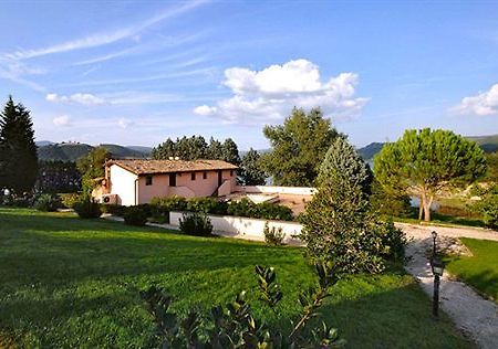 La Penisola Hotel Baschi Kültér fotó