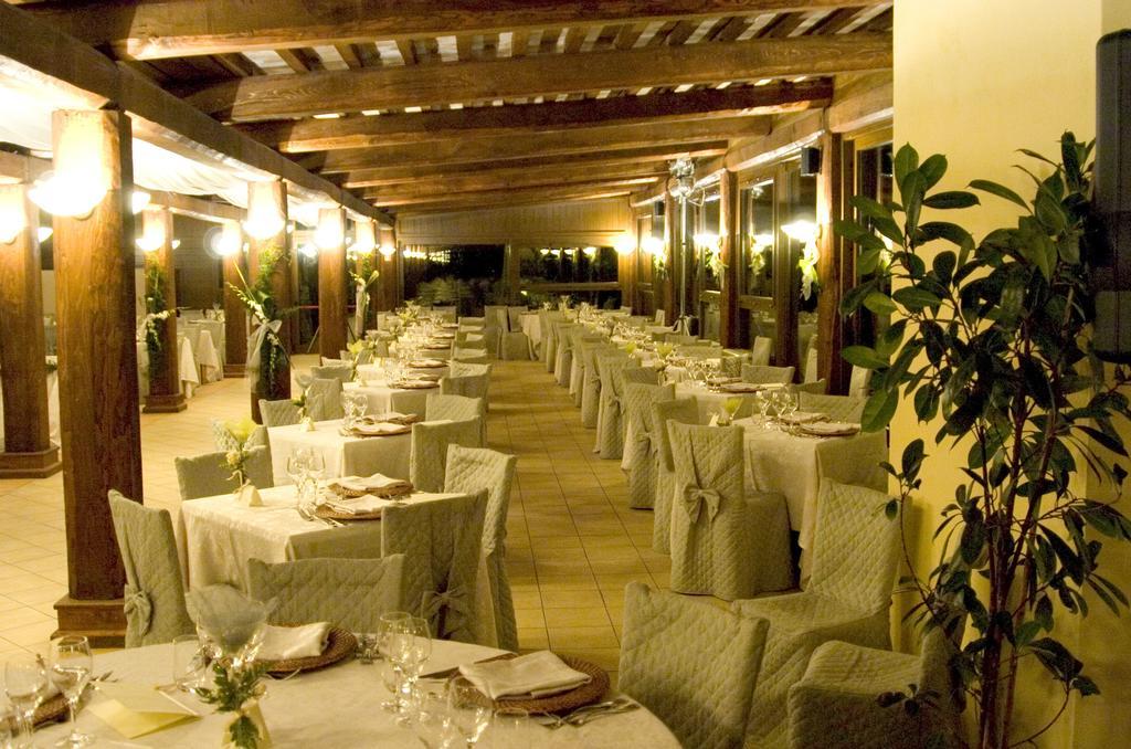 La Penisola Hotel Baschi Kültér fotó