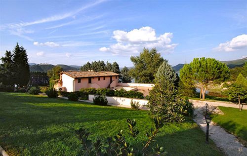 La Penisola Hotel Baschi Kültér fotó