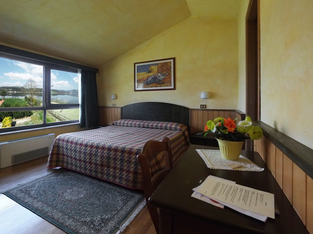 La Penisola Hotel Baschi Kültér fotó