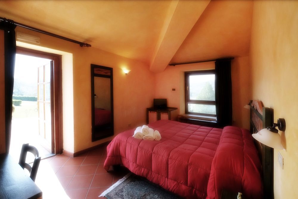 La Penisola Hotel Baschi Kültér fotó